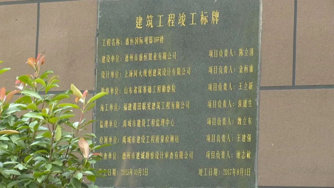DƬ
